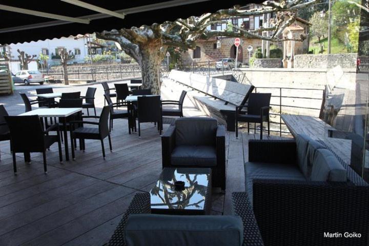 Hostal Auzoa Bera  Екстер'єр фото