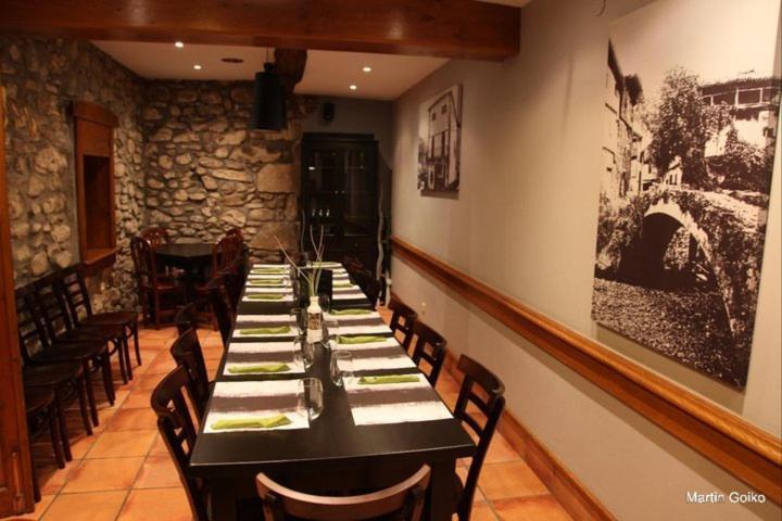 Hostal Auzoa Bera  Екстер'єр фото